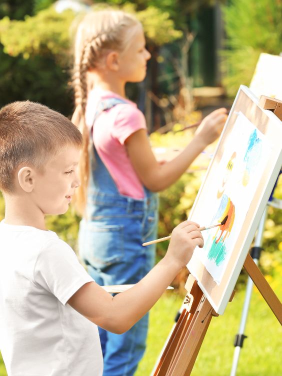 Peinture d'enfants  en plein air / Visiondeco